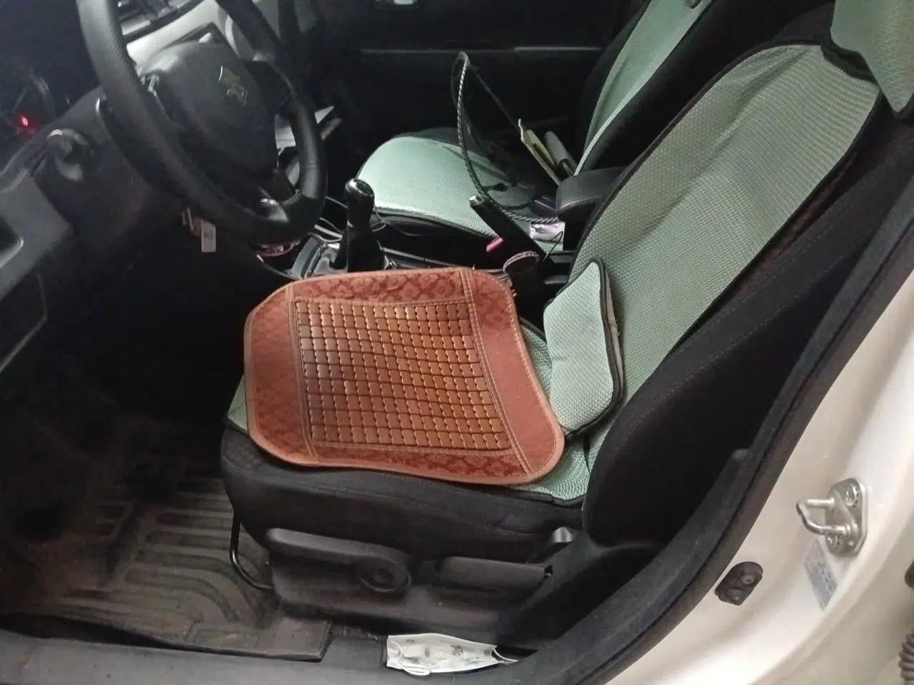 Suzuki Alivio 2015 1.6L Manual Comfort Model — миниатюра 15