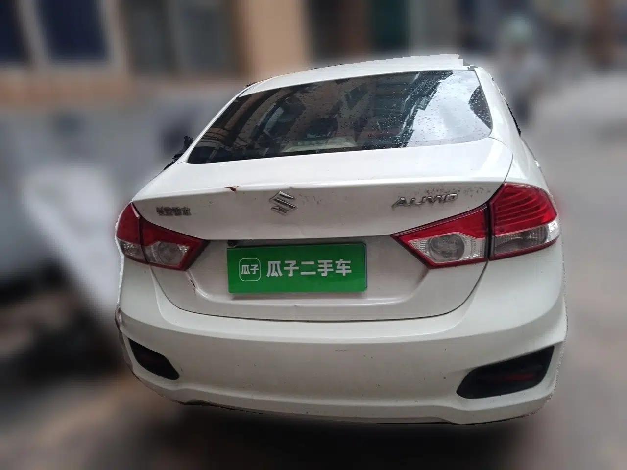 Suzuki Alivio 2015 1.6L Manual Comfort Model — миниатюра 5