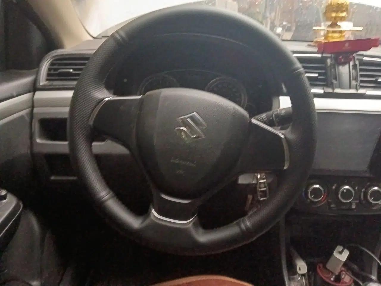 Suzuki Alivio 2015 1.6L Manual Comfort Model — миниатюра 10