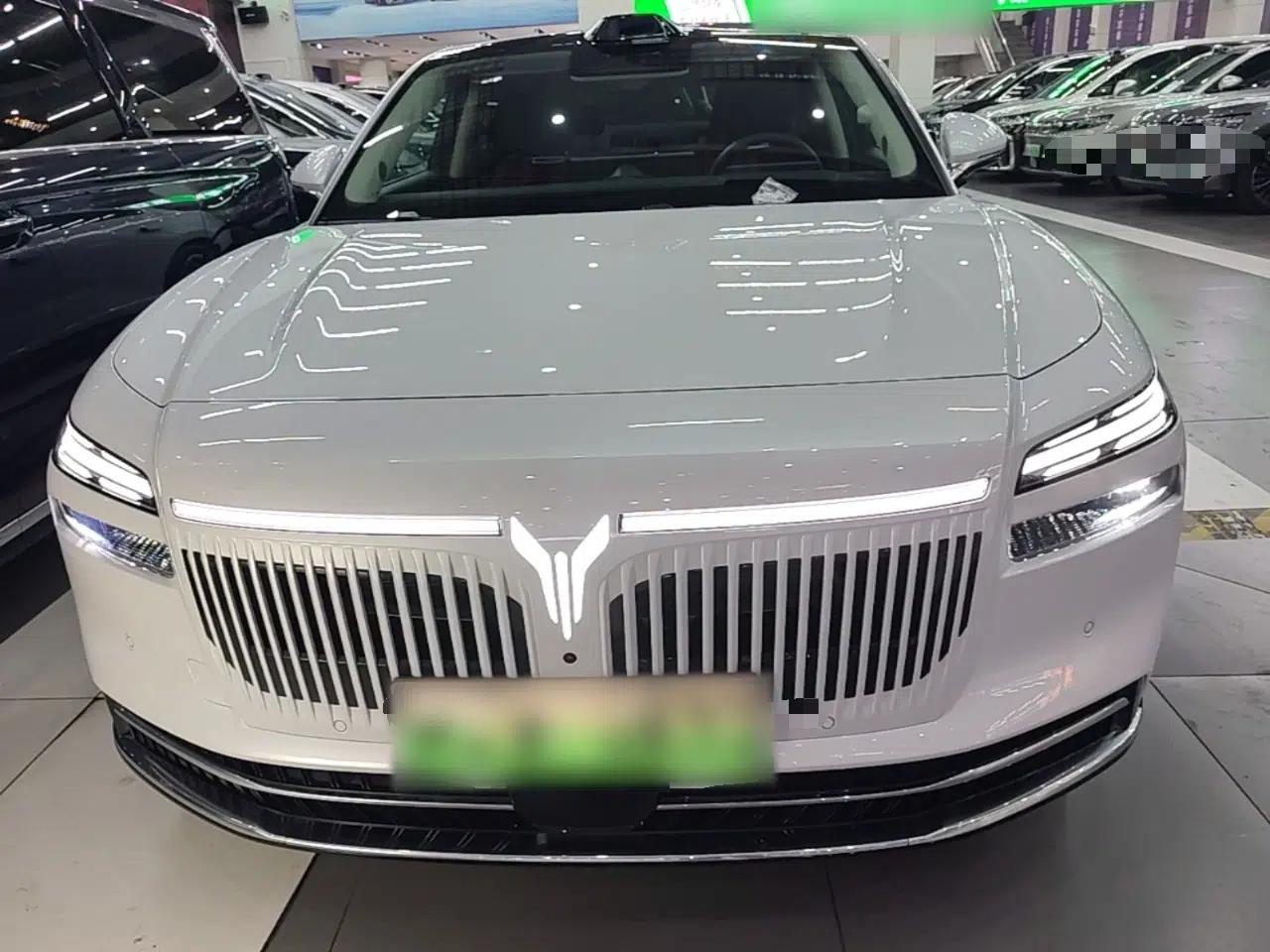 VOYAH Lantu Chiguang L 2026 Four-Wheel-Drive Ultra — миниатюра 2