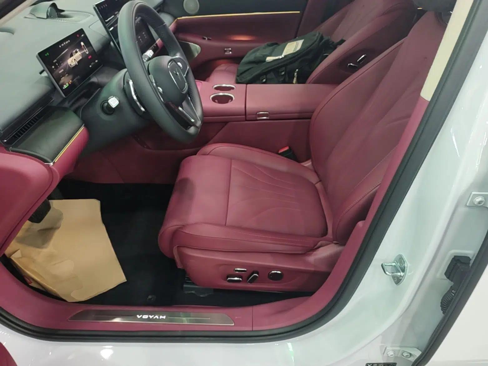 VOYAH Lantu Chiguang L 2026 Four-Wheel-Drive Ultra — миниатюра 17