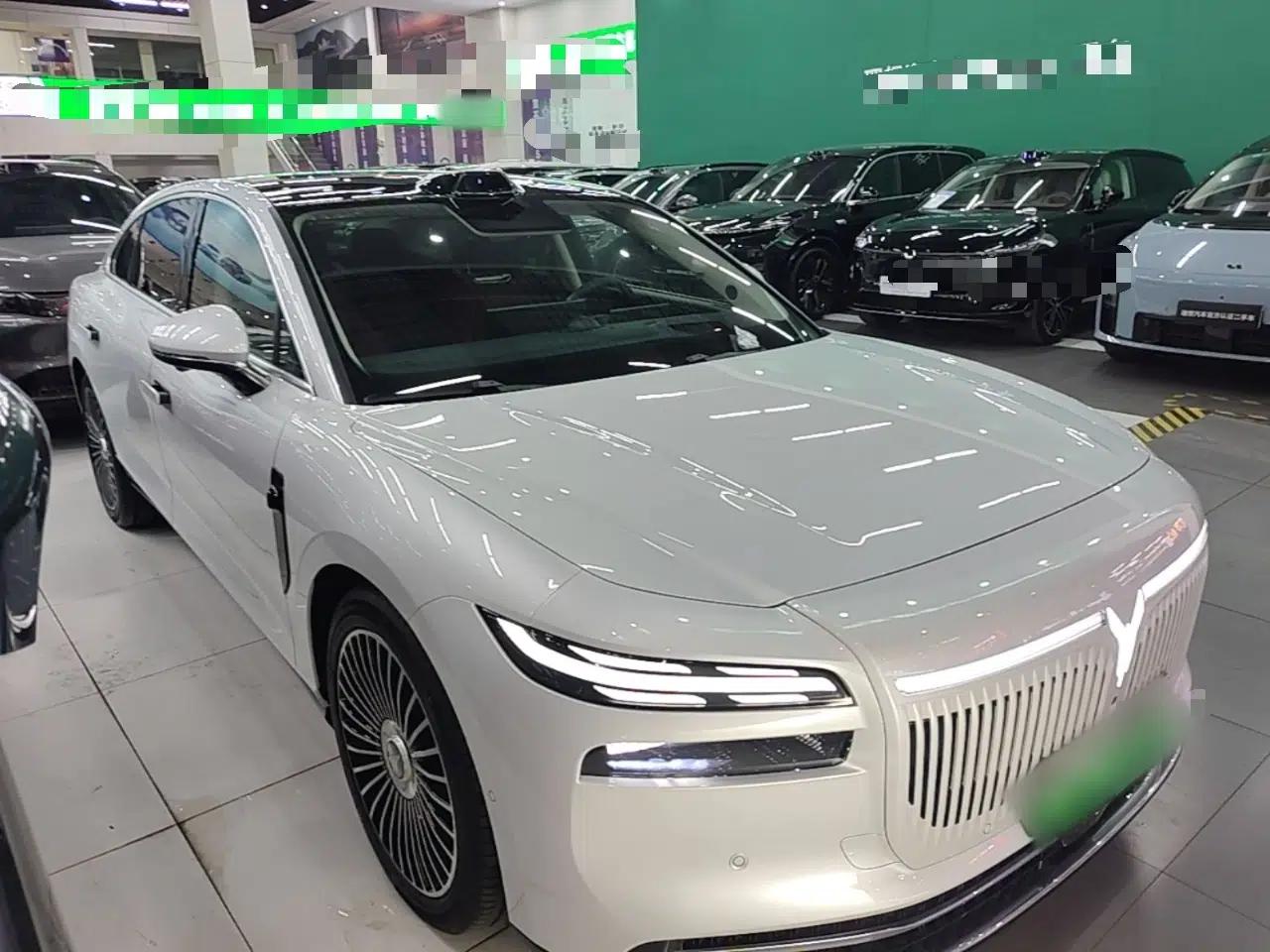 VOYAH Lantu Chiguang L 2026 Four-Wheel-Drive Ultra — миниатюра 3