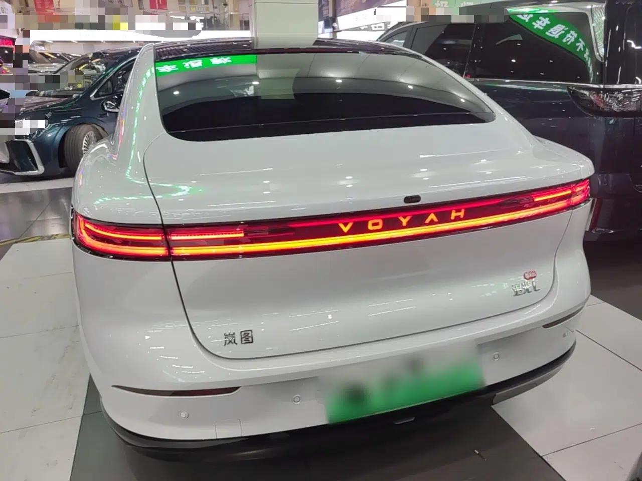 VOYAH Lantu Chiguang L 2026 Four-Wheel-Drive Ultra — миниатюра 5