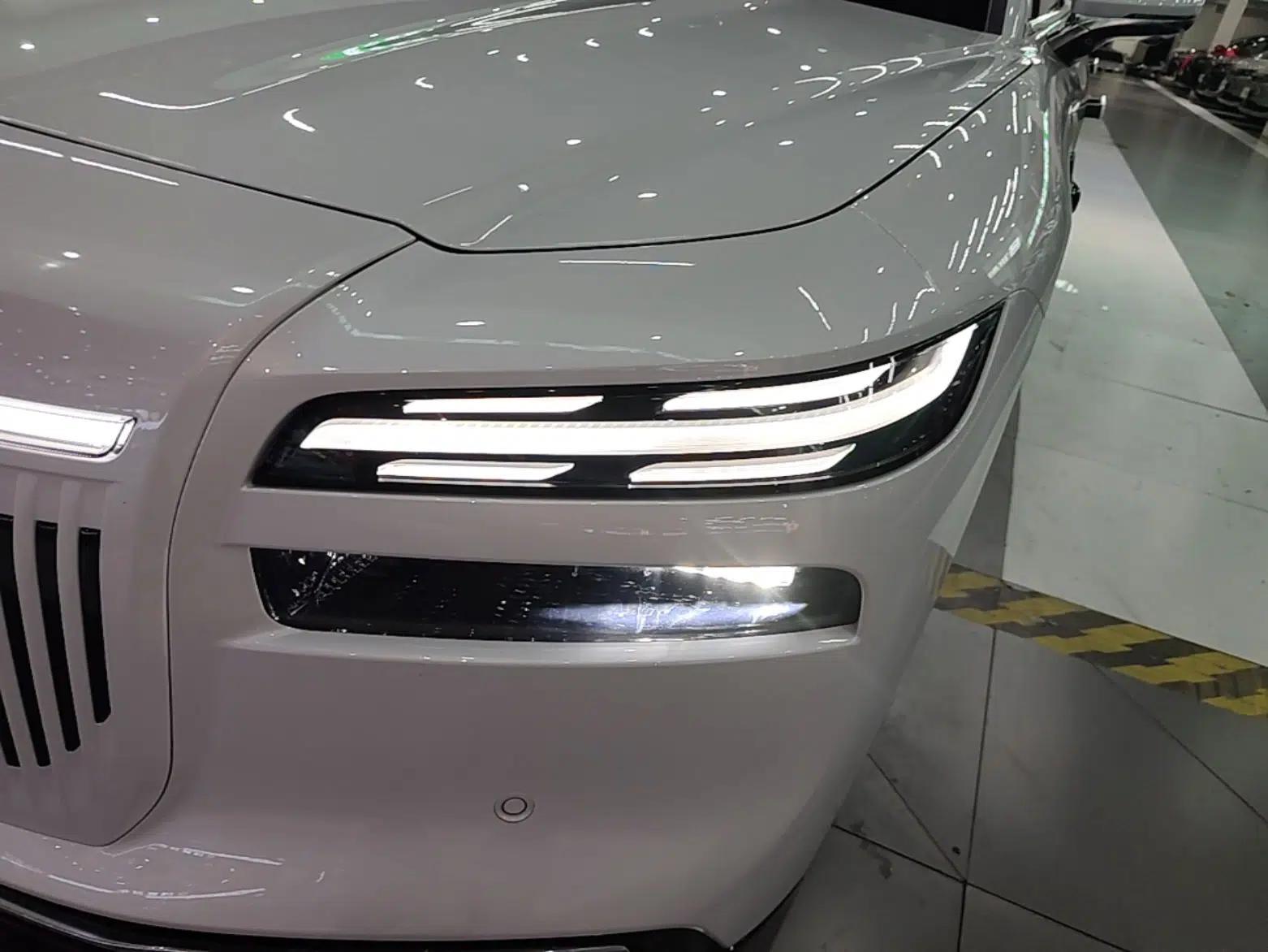 VOYAH Lantu Chiguang L 2026 Four-Wheel-Drive Ultra — миниатюра 8