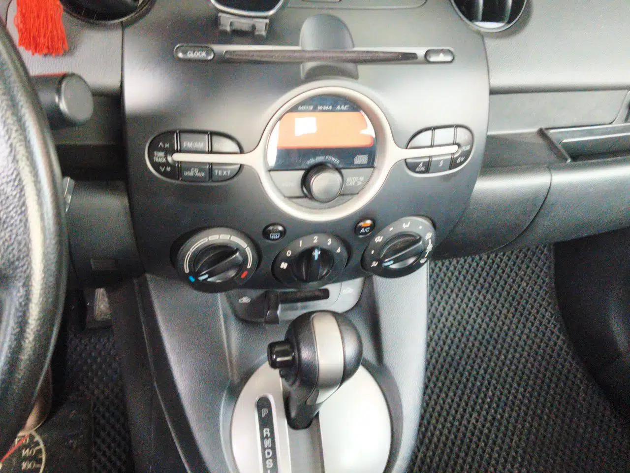 Mazda 2 2012 Sedan XuanDong 1.5L Automatic Fashion Edition — миниатюра 13