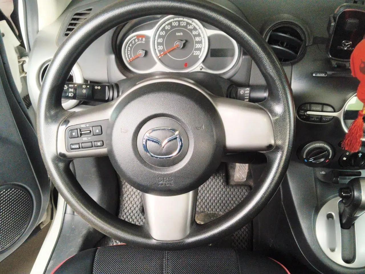 Mazda 2 2012 Sedan XuanDong 1.5L Automatic Fashion Edition — миниатюра 10