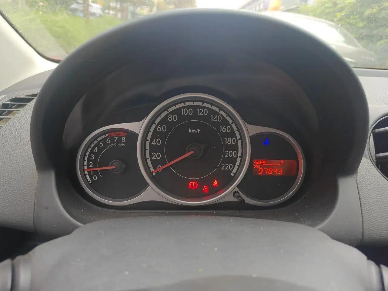 Mazda 2 2011 XuanDong 1.5L Manual Fashion Edition — миниатюра 11