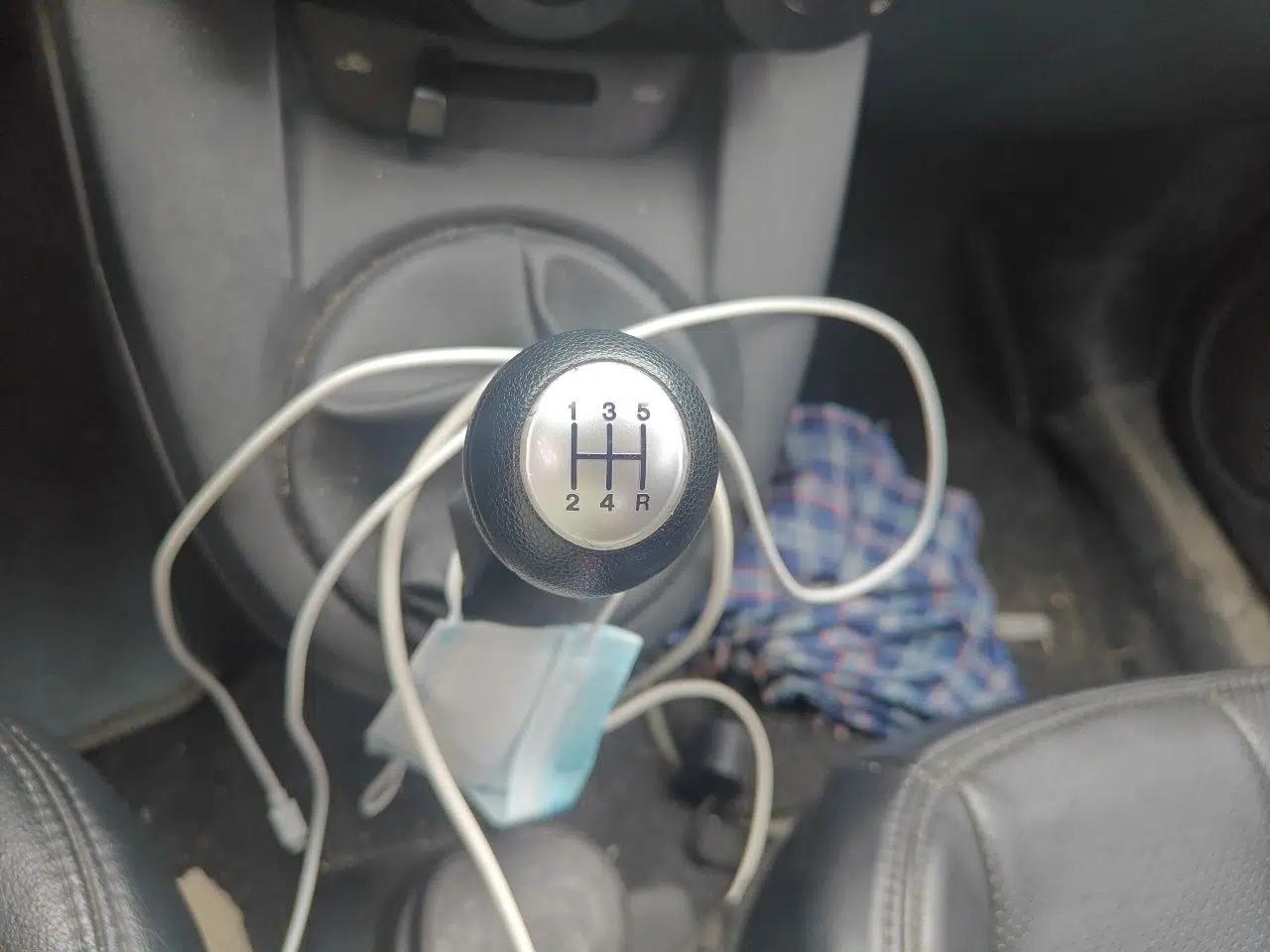 Mazda 2 2011 XuanDong 1.5L Manual Fashion Edition — миниатюра 14