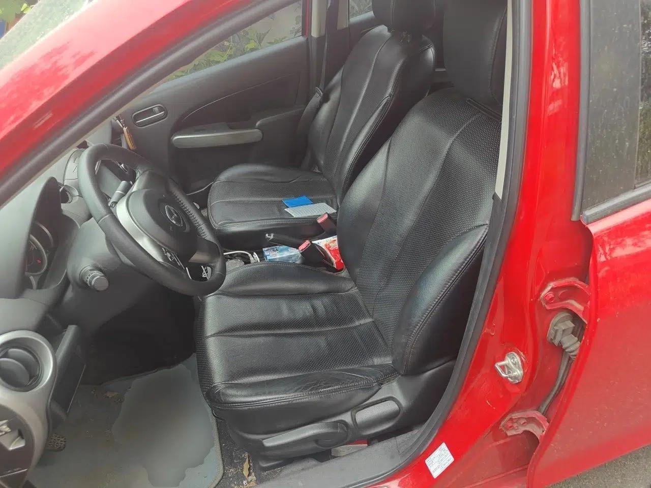 Mazda 2 2011 XuanDong 1.5L Manual Fashion Edition — миниатюра 15