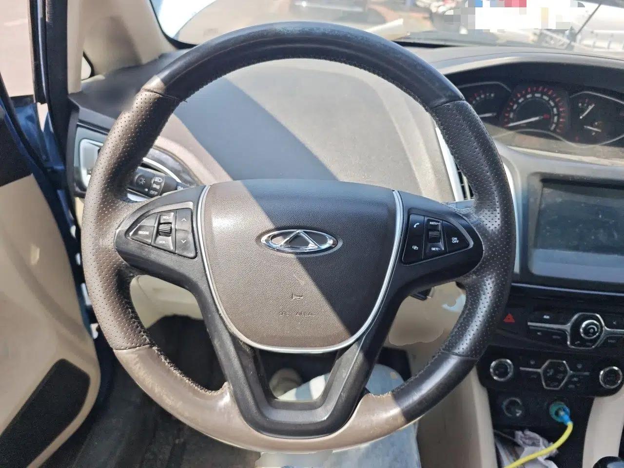 Chery Arrizo M7 2015 2.0L CVT Comfort Edition 2+2 Seating — миниатюра 10
