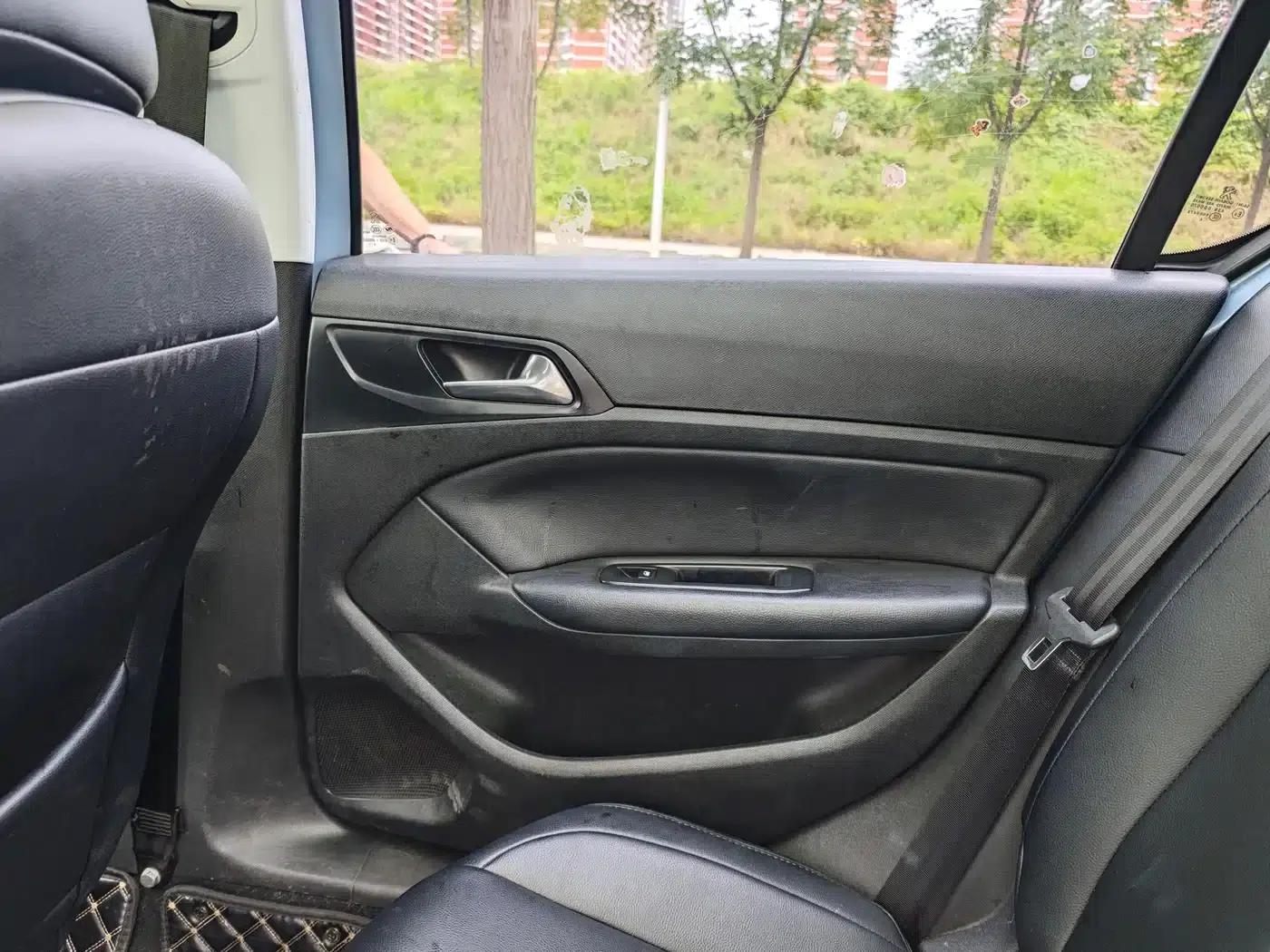 Peugeot 308S 2015 1.6T Automatic Sporty Edition — миниатюра 13