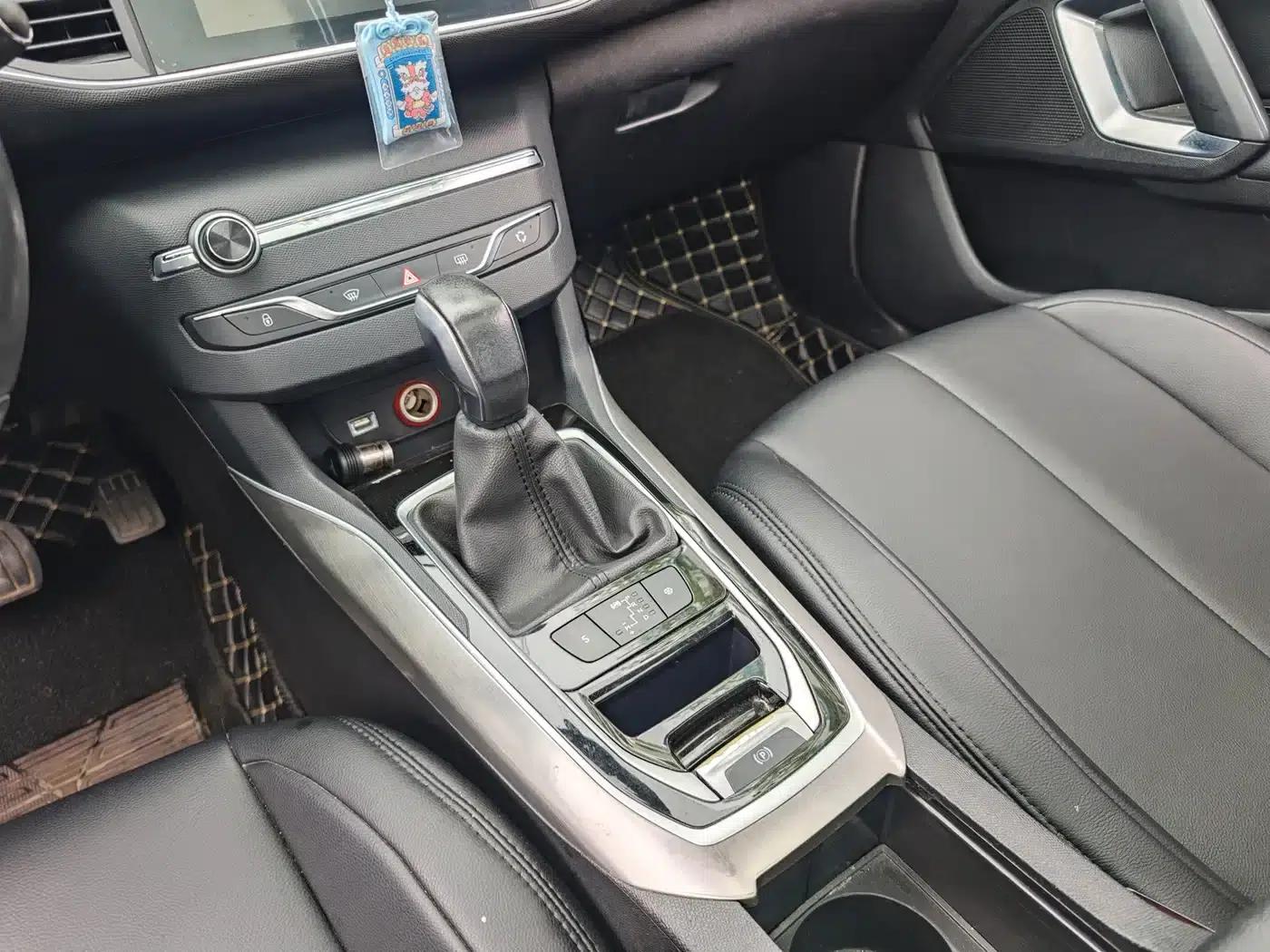 Peugeot 308S 2015 1.6T Automatic Sporty Edition — миниатюра 16