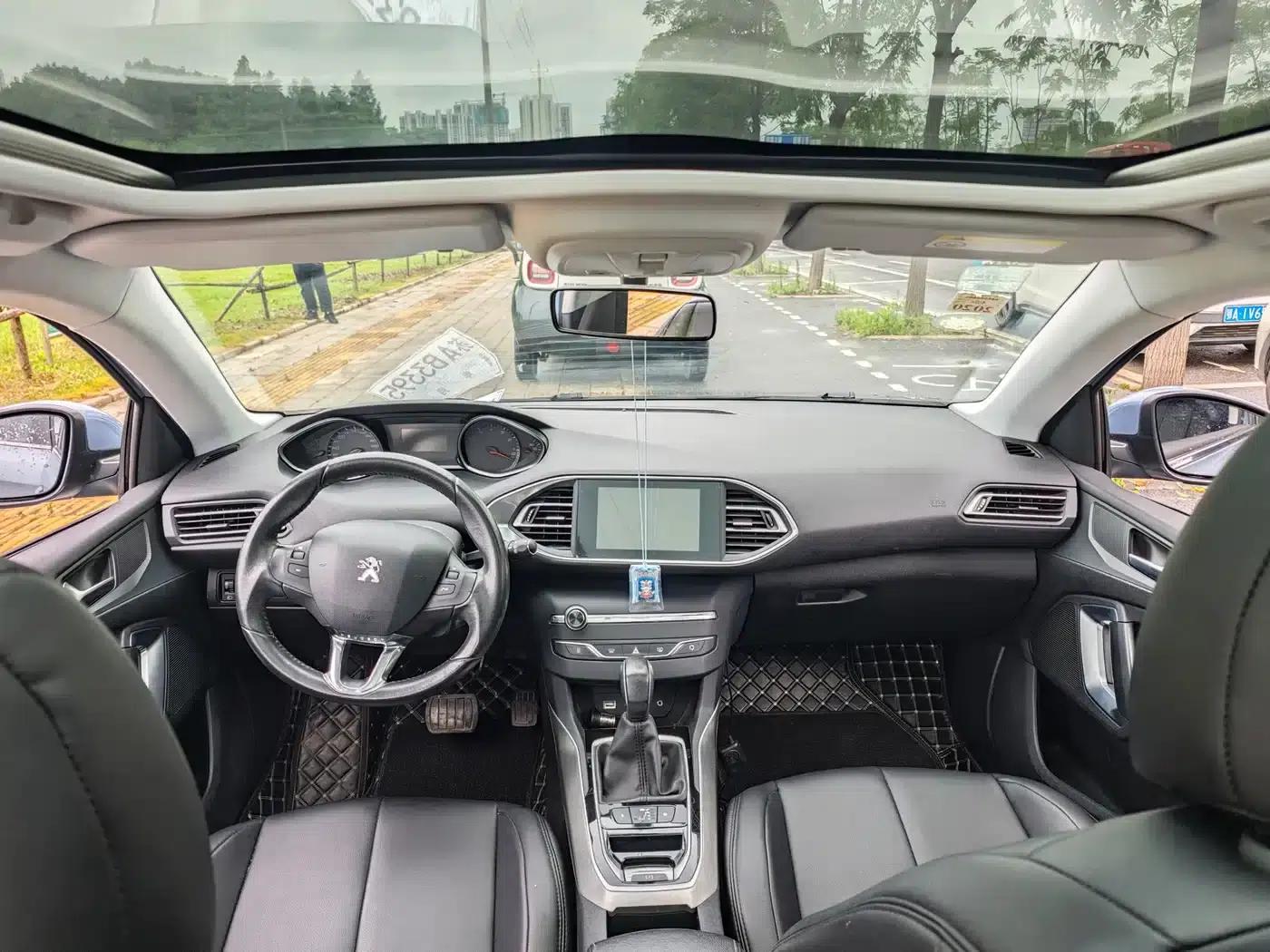 Peugeot 308S 2015 1.6T Automatic Sporty Edition — миниатюра 4