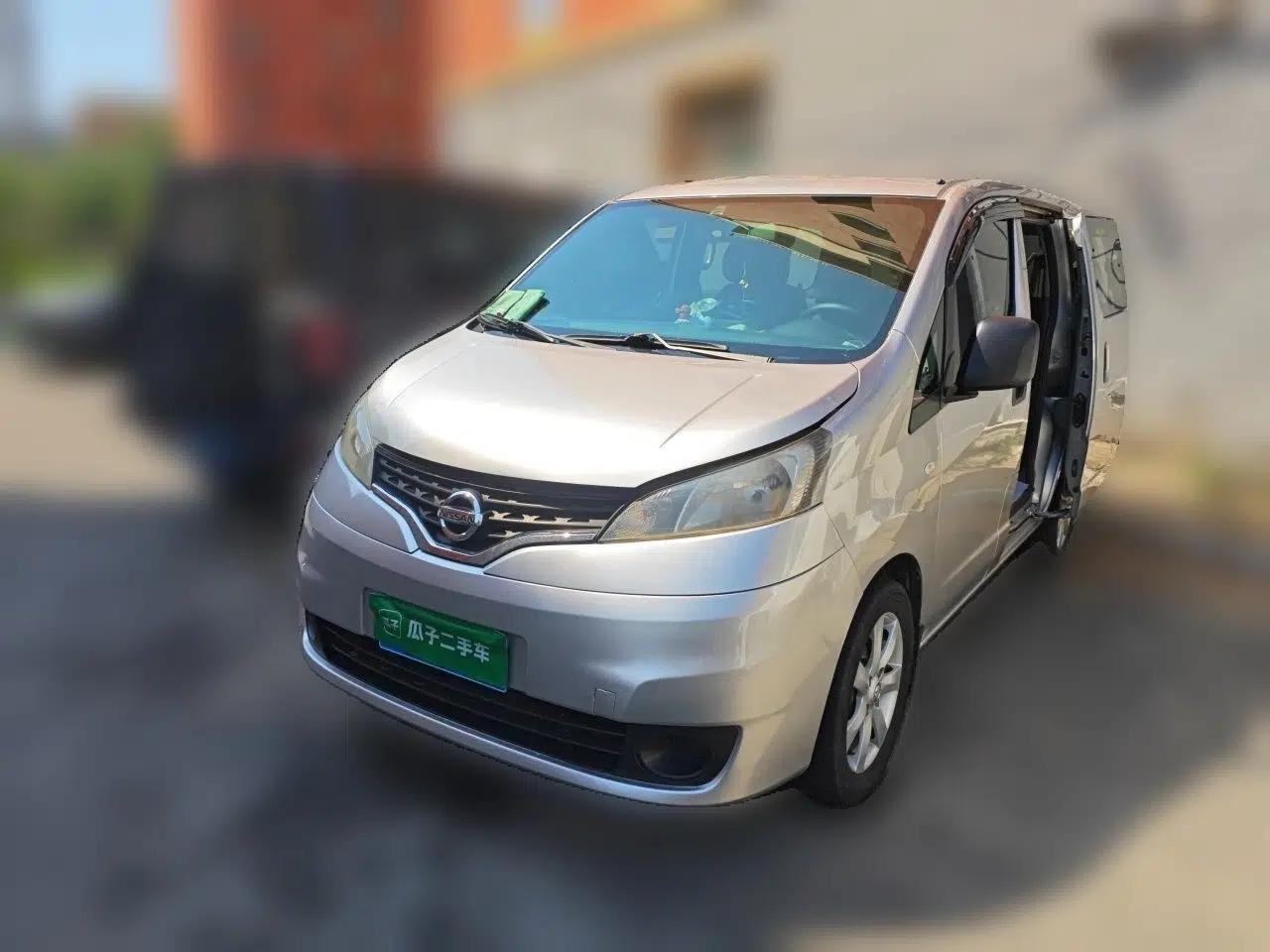 Nissan NV200 2012 1.6L 232 Seats Luxury Version — миниатюра 1