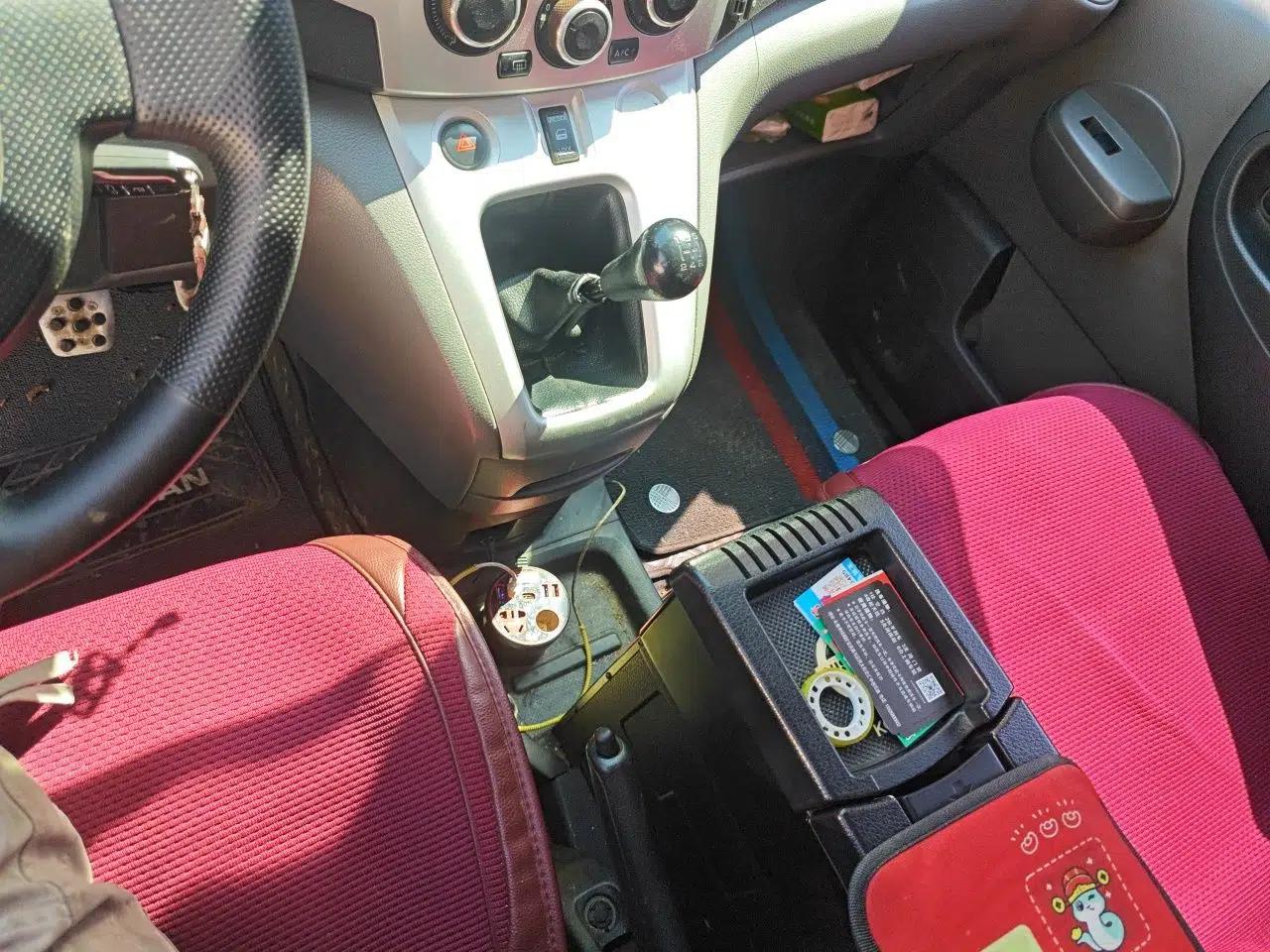 Nissan NV200 2012 1.6L 232 Seats Luxury Version — миниатюра 14
