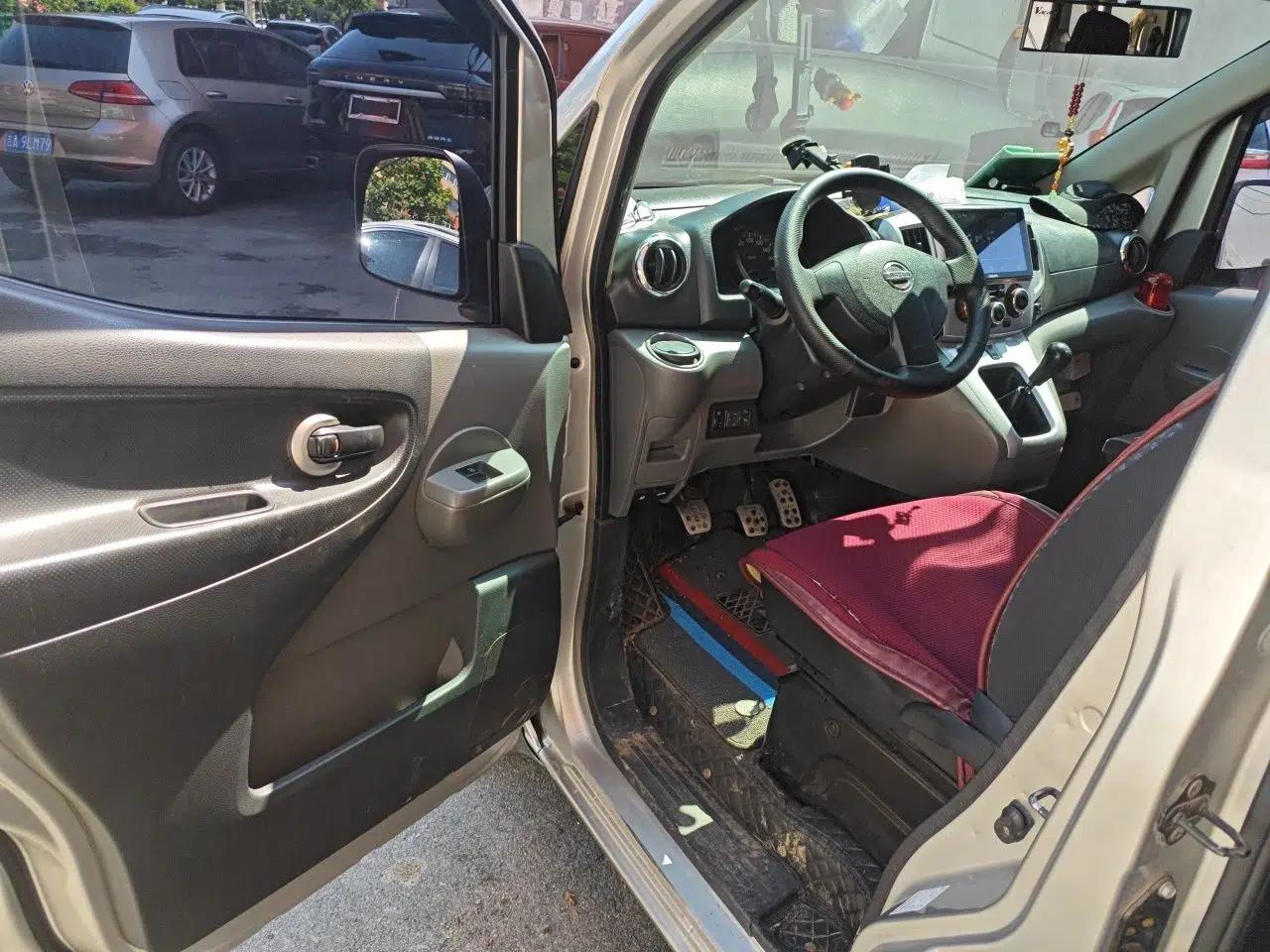 Nissan NV200 2012 1.6L 232 Seats Luxury Version — миниатюра 16