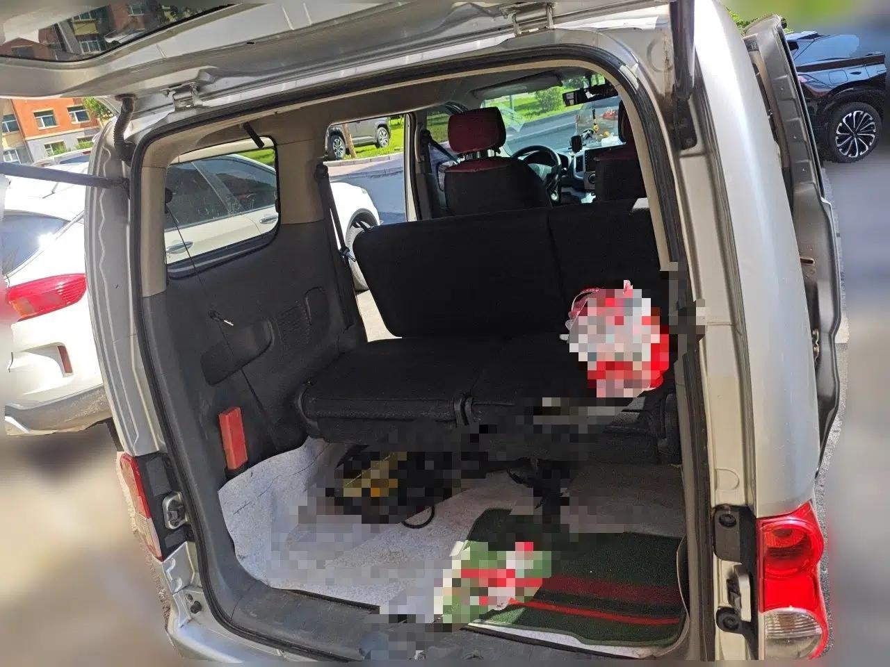 Nissan NV200 2012 1.6L 232 Seats Luxury Version — миниатюра 19