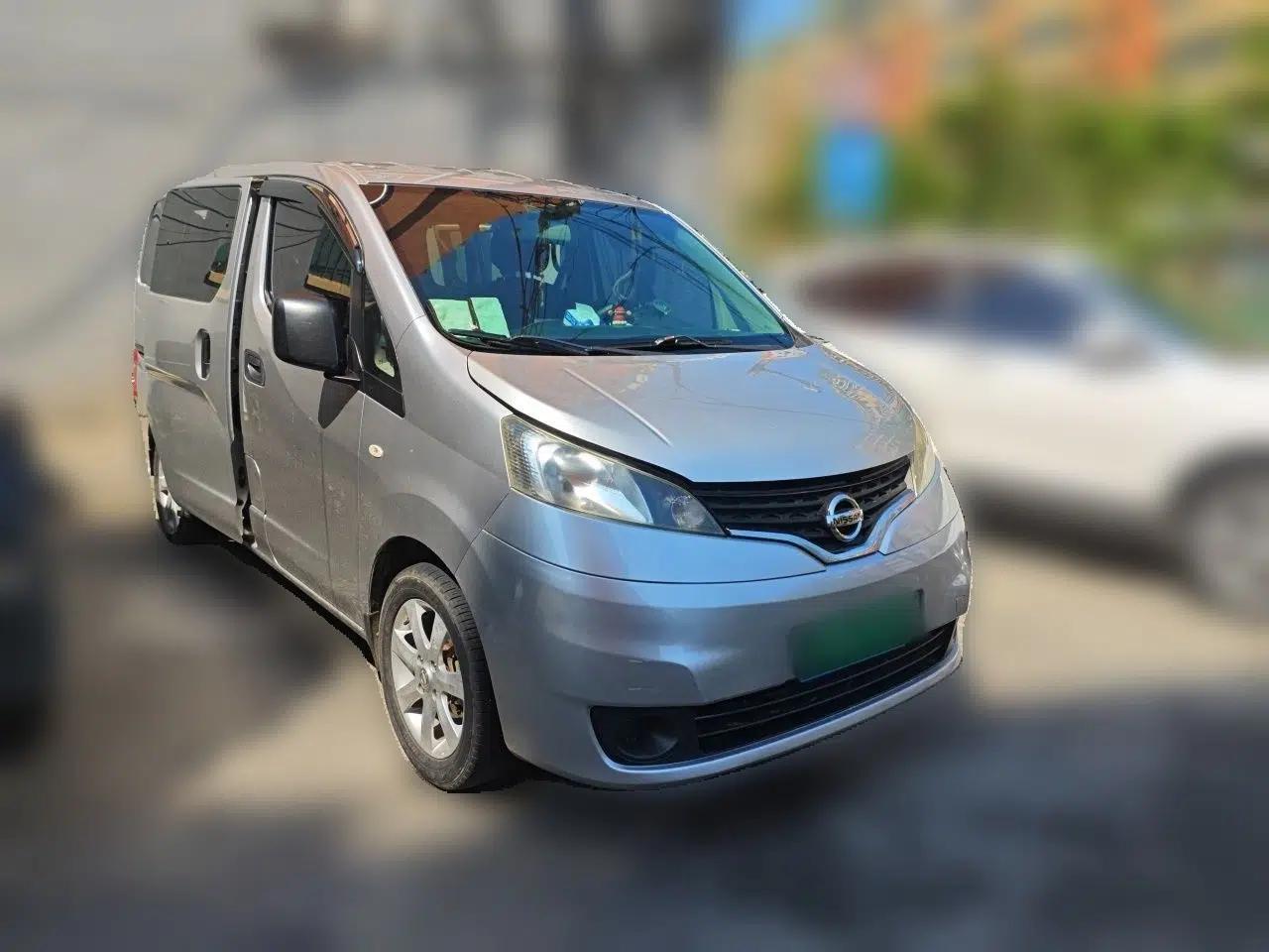 Nissan NV200 2012 1.6L 232 Seats Luxury Version — миниатюра 3