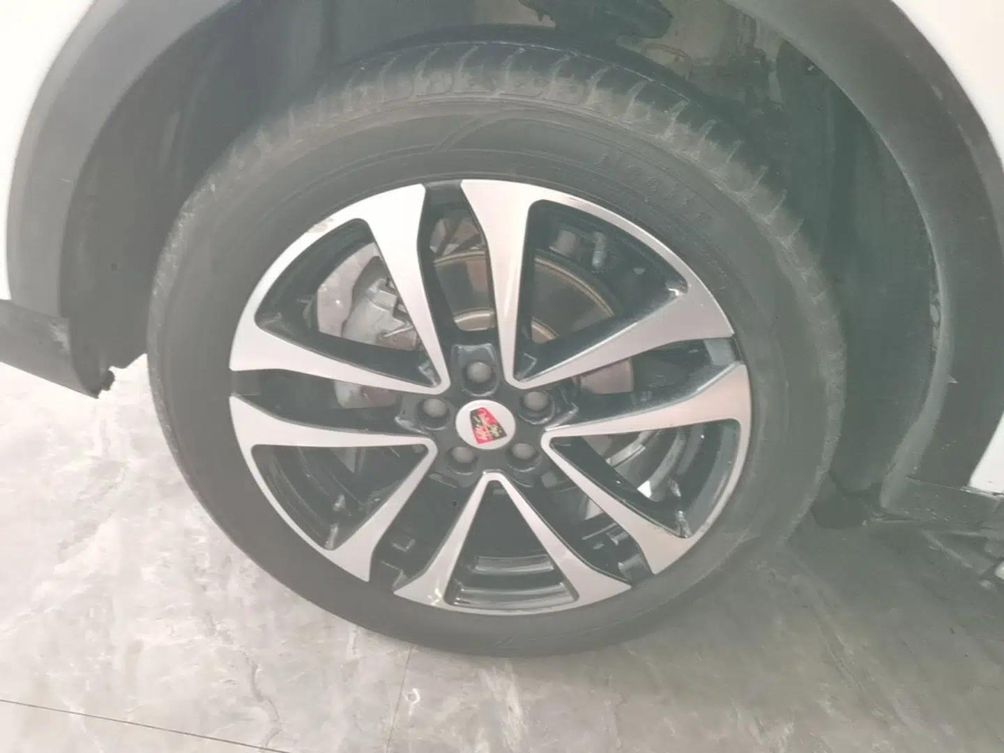 Roewe RX3 2018 18T Automatic Flagship Model — миниатюра 10