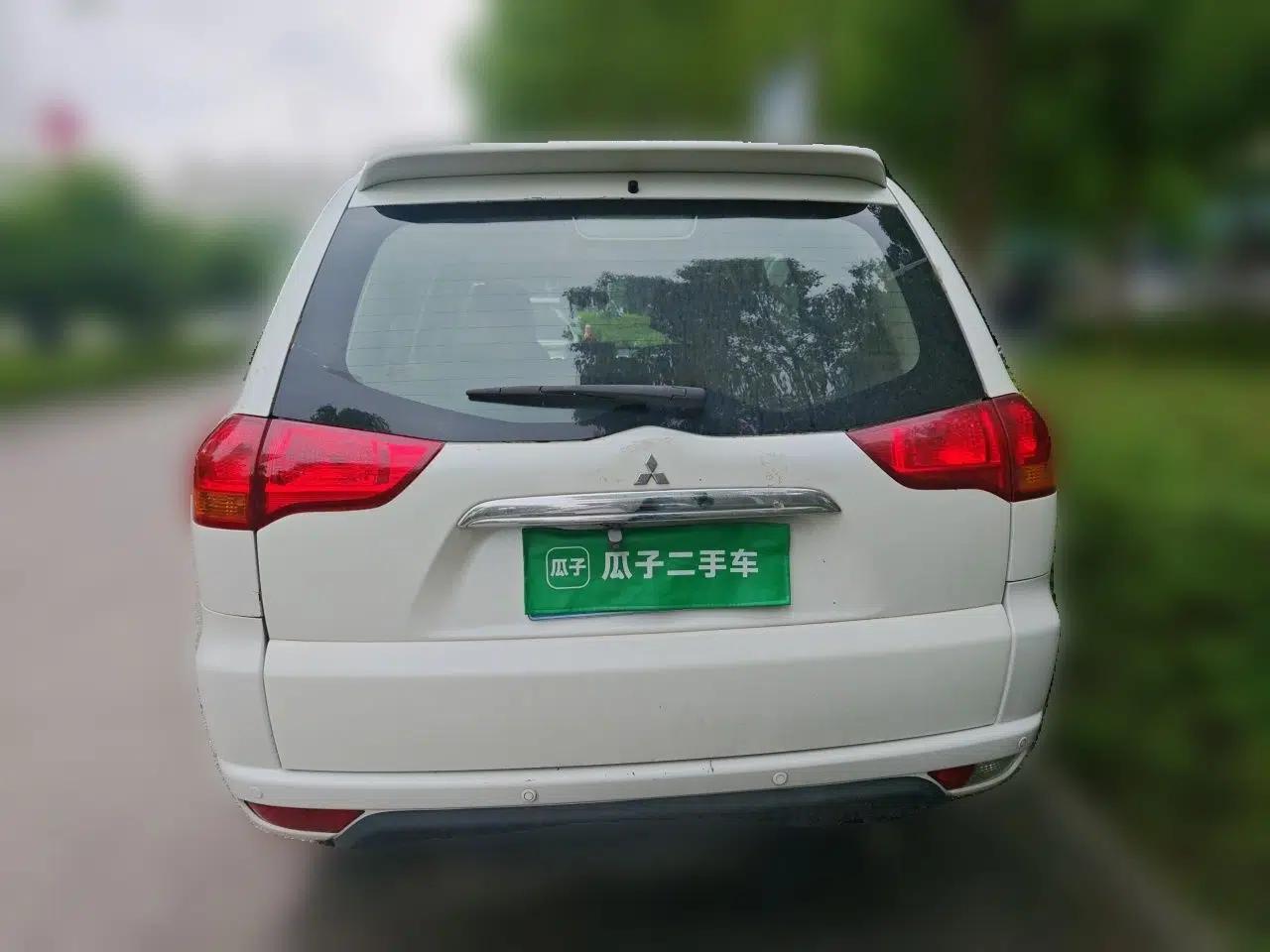 Mitsubishi Pajero Sport 2013 3.0L Automatic Two-Wheel Drive Luxury Edition — миниатюра 5