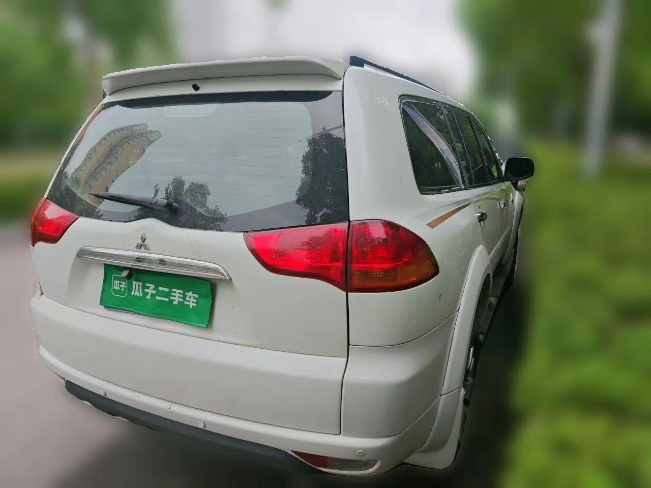 Mitsubishi Pajero Sport 2013 3.0L Automatic Two-Wheel Drive Luxury Edition — миниатюра 6
