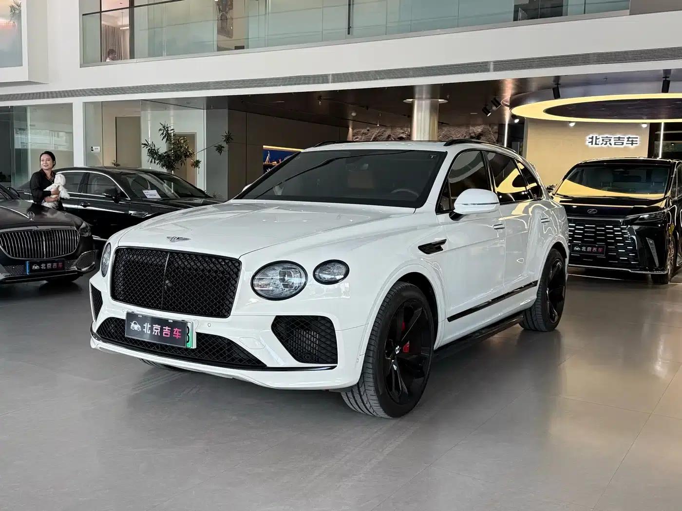 Bentayga Plug-in Hybrid 2021 3.0T PHEV — миниатюра 1