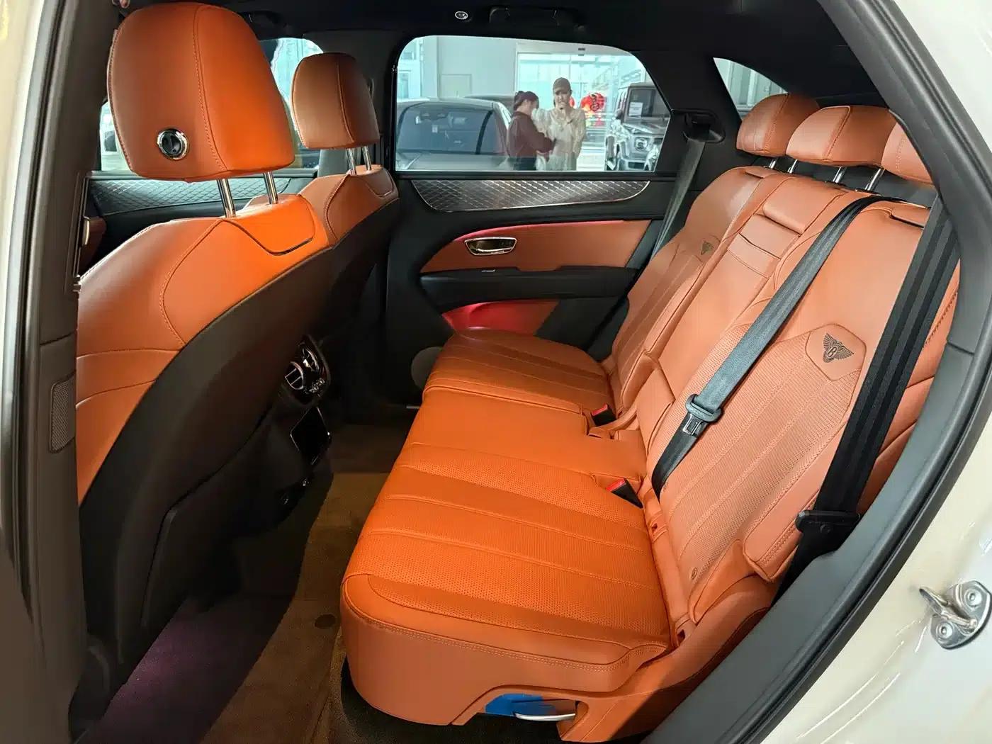 Bentayga Plug-in Hybrid 2021 3.0T PHEV — миниатюра 11