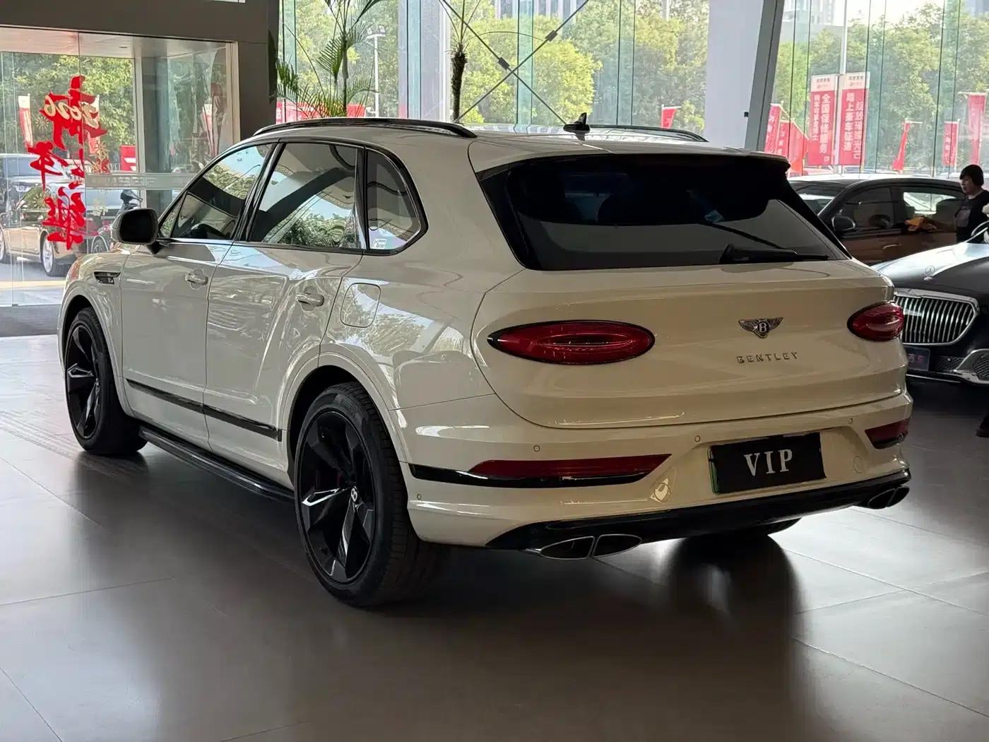 Bentayga Plug-in Hybrid 2021 3.0T PHEV — миниатюра 4