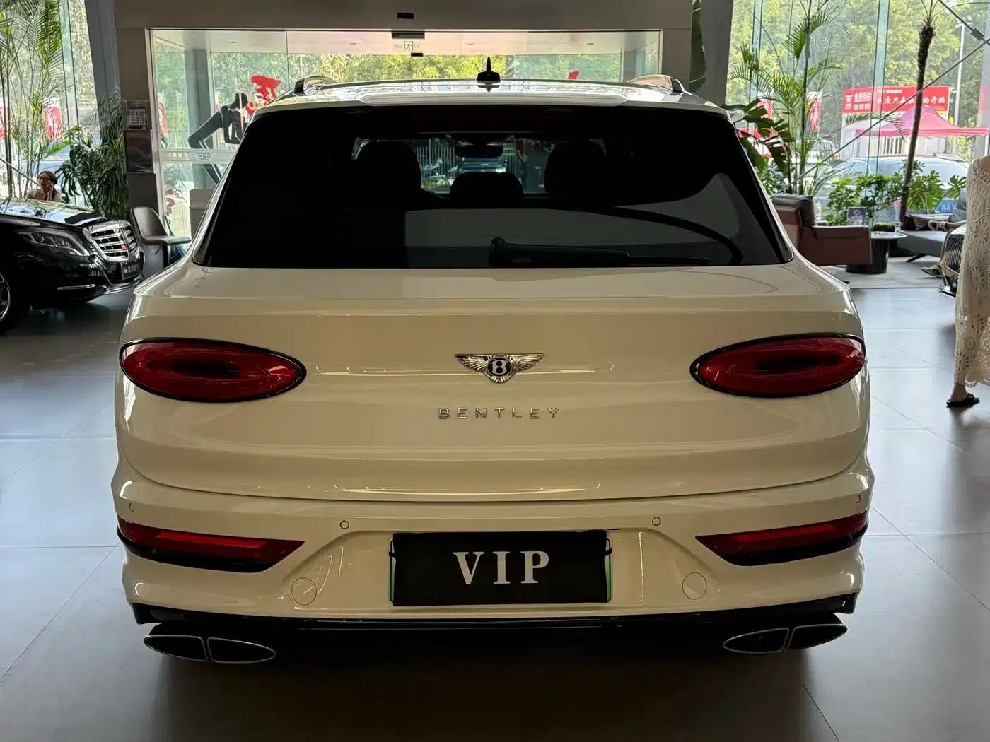 Bentayga Plug-in Hybrid 2021 3.0T PHEV — миниатюра 5