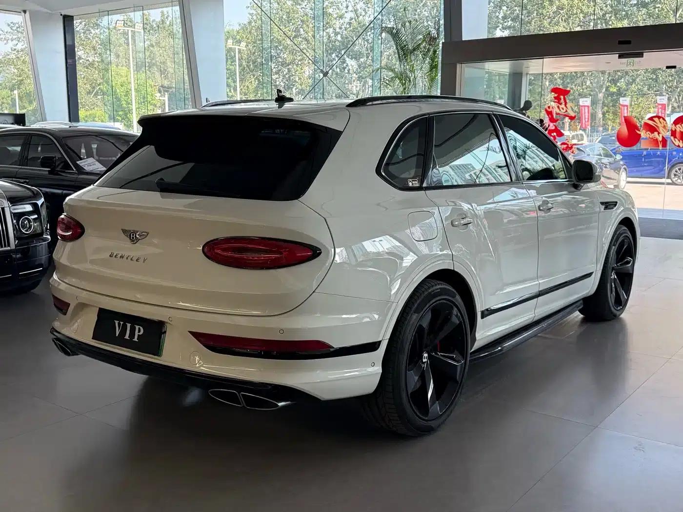 Bentayga Plug-in Hybrid 2021 3.0T PHEV — миниатюра 6