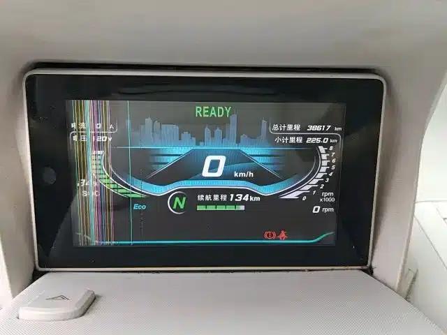 Baojun E100 2017 Smart Edition — миниатюра 9