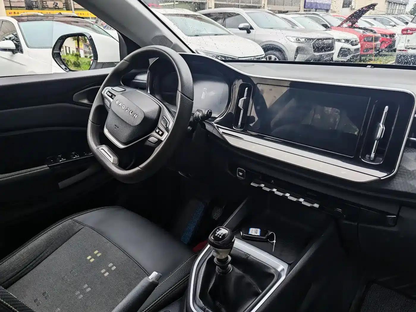 Baojun RM-5 2019 1.5L Manual Elite 6-Seater (24-Hour Online Service) — миниатюра 17