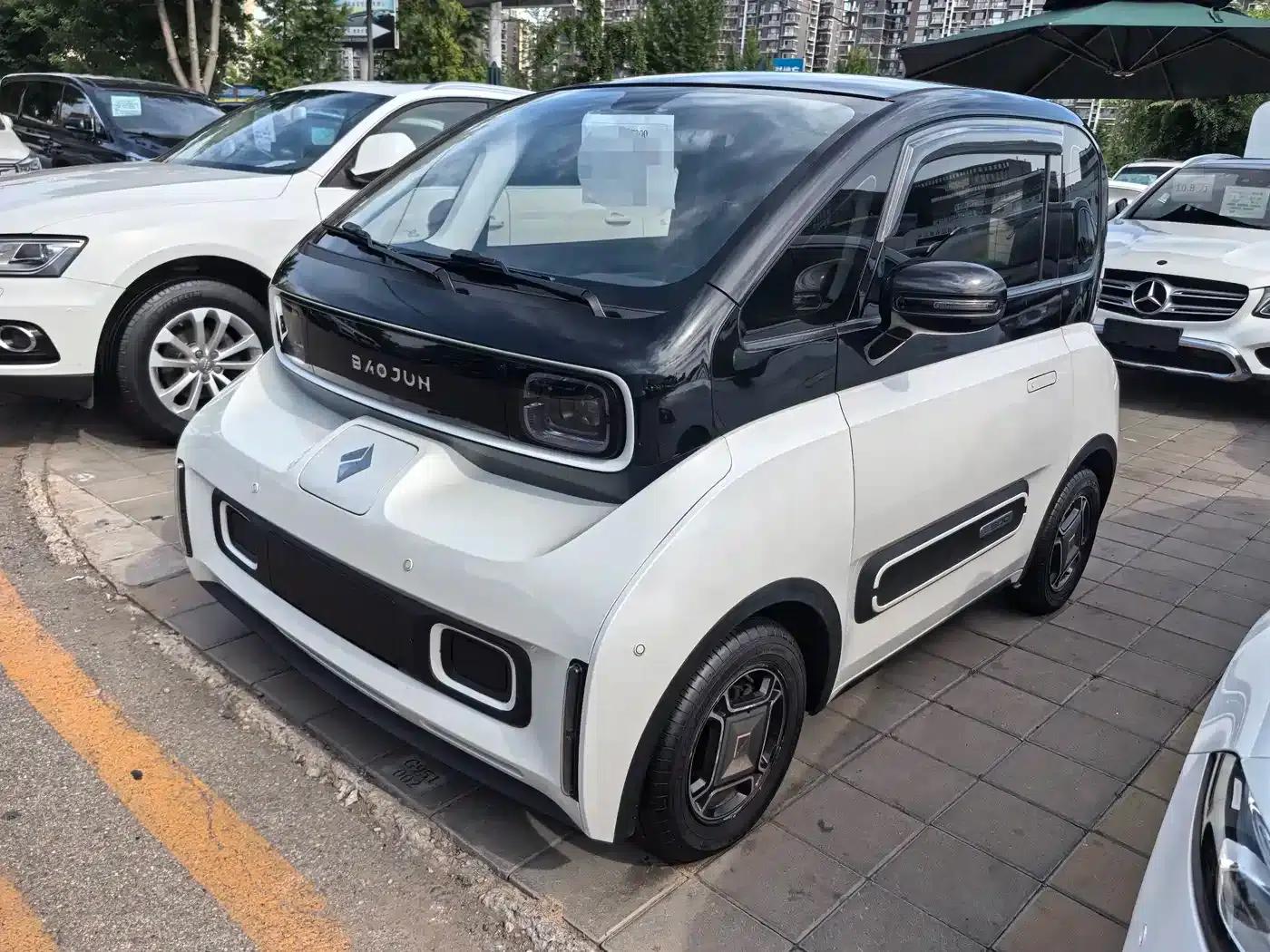 Baojun E300 2020 Interstellar Smart Edition — миниатюра 1