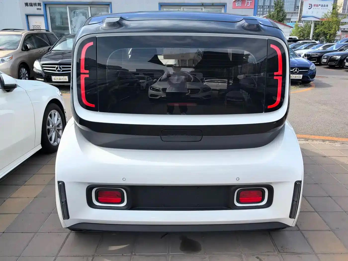 Baojun E300 2020 Interstellar Smart Edition — миниатюра 6