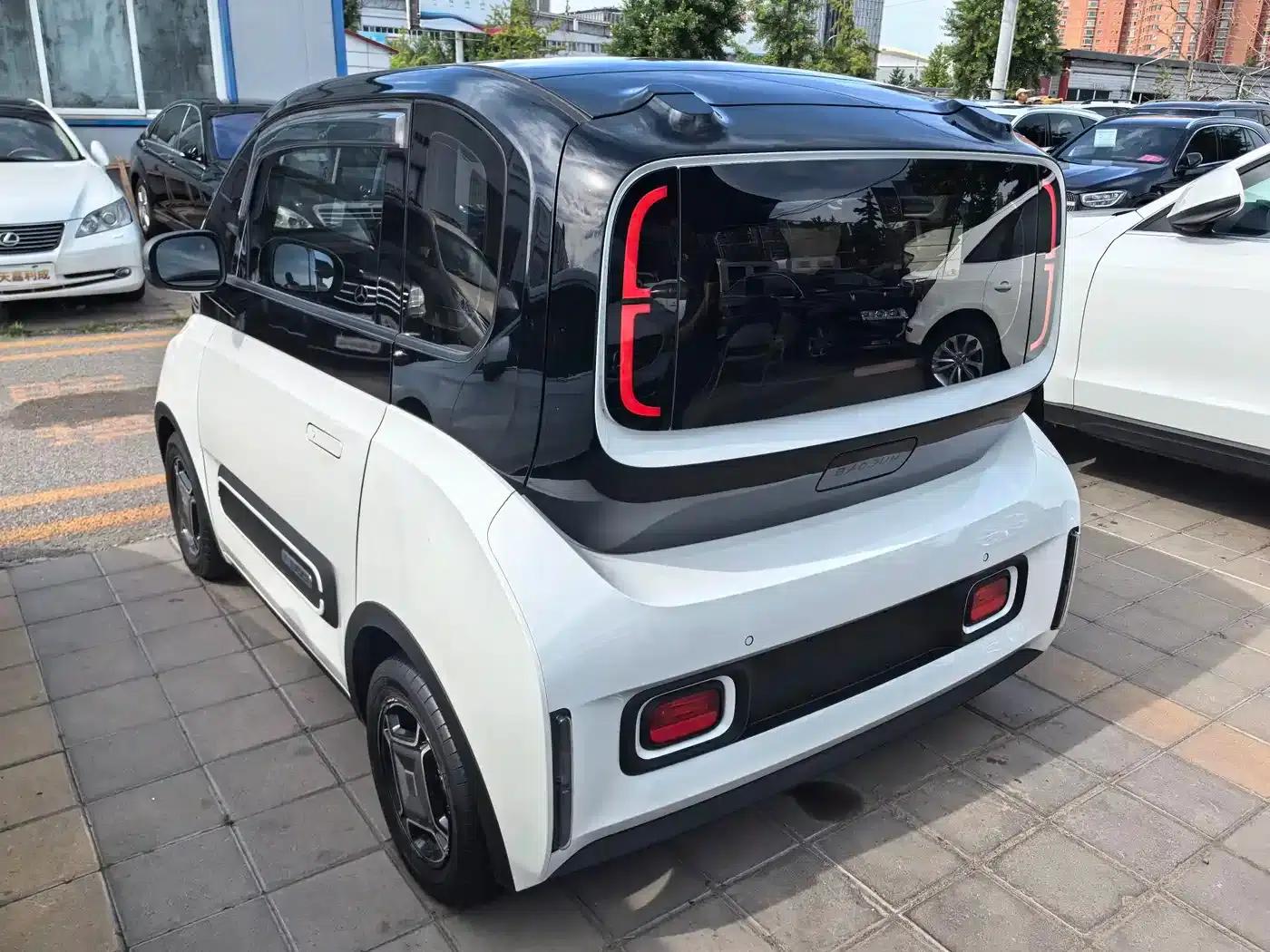 Baojun E300 2020 Interstellar Smart Edition — миниатюра 7