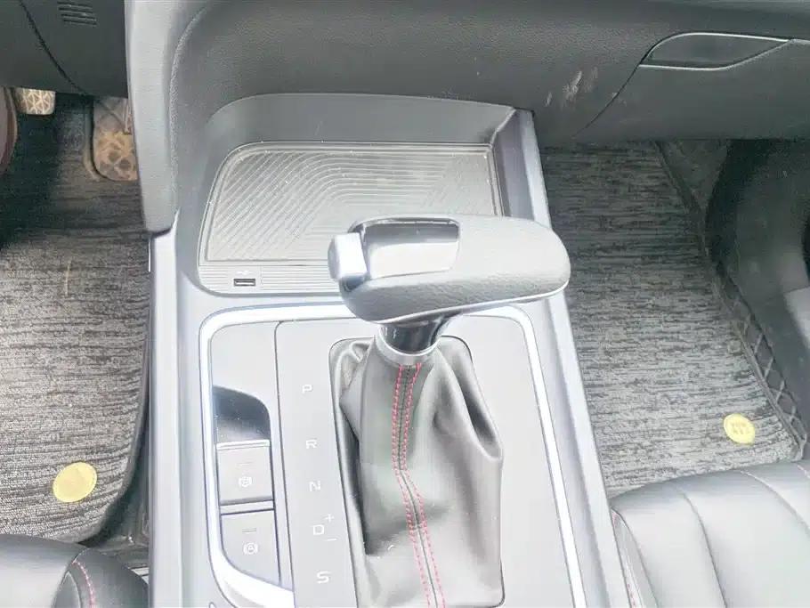 Bestune T55 2023 1.5T Automatic Leap Forward Edition — миниатюра 16