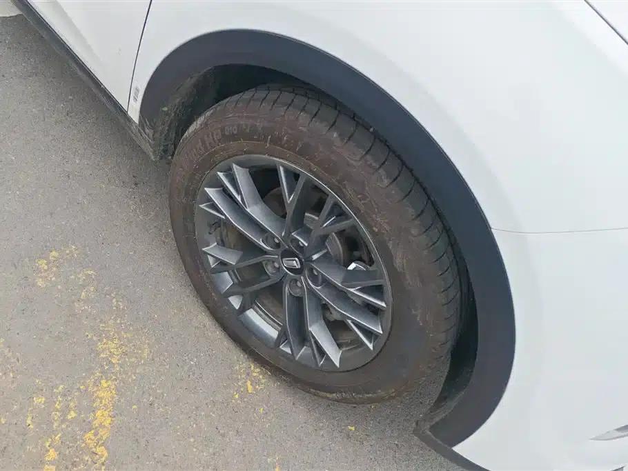 Bestune T55 2023 1.5T Automatic Leap Forward Edition — миниатюра 6