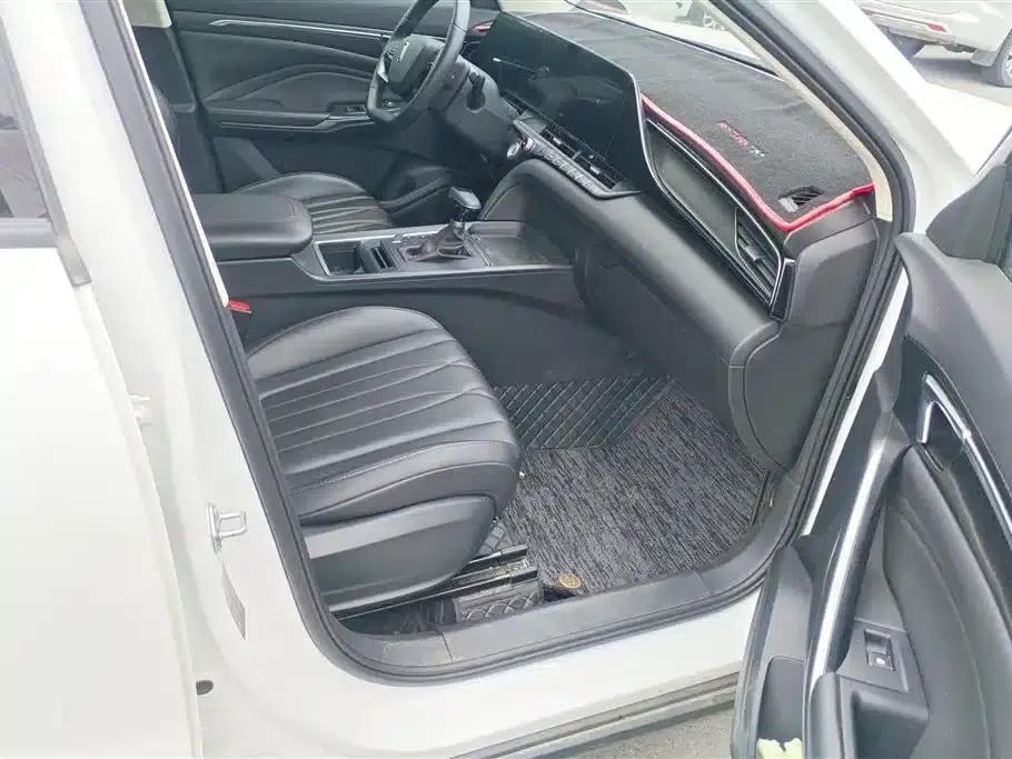 Bestune T55 2023 1.5T Automatic Leap Forward Edition — миниатюра 8
