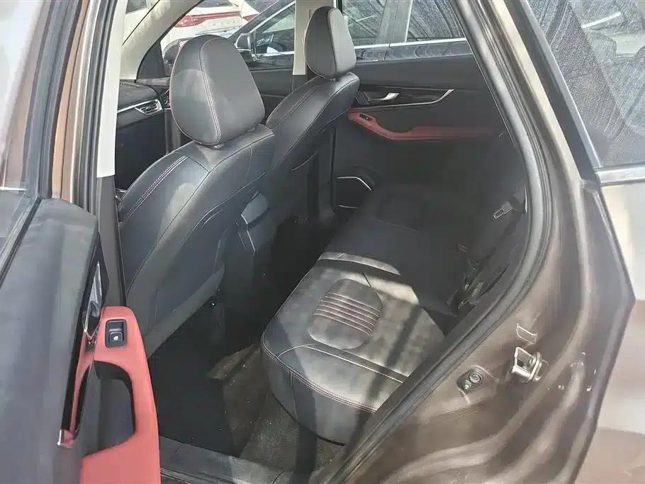 Bestune T33 2019 1.6L Automatic Deluxe Edition (National VI Emission Standard) — миниатюра 11