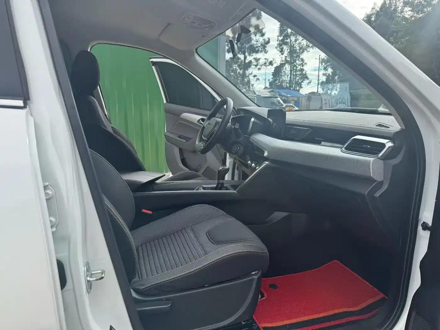 Beijing X3 2019 1.5L Manual Glory Edition — миниатюра 8