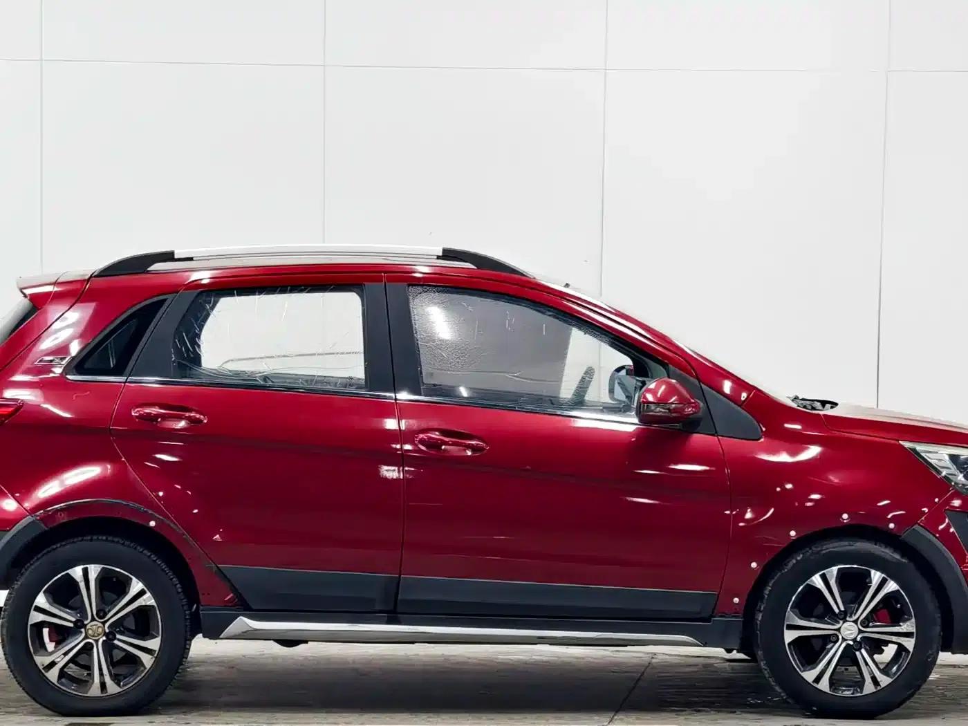 2015 Senova X25 1.5L Automatic Elite — миниатюра 8