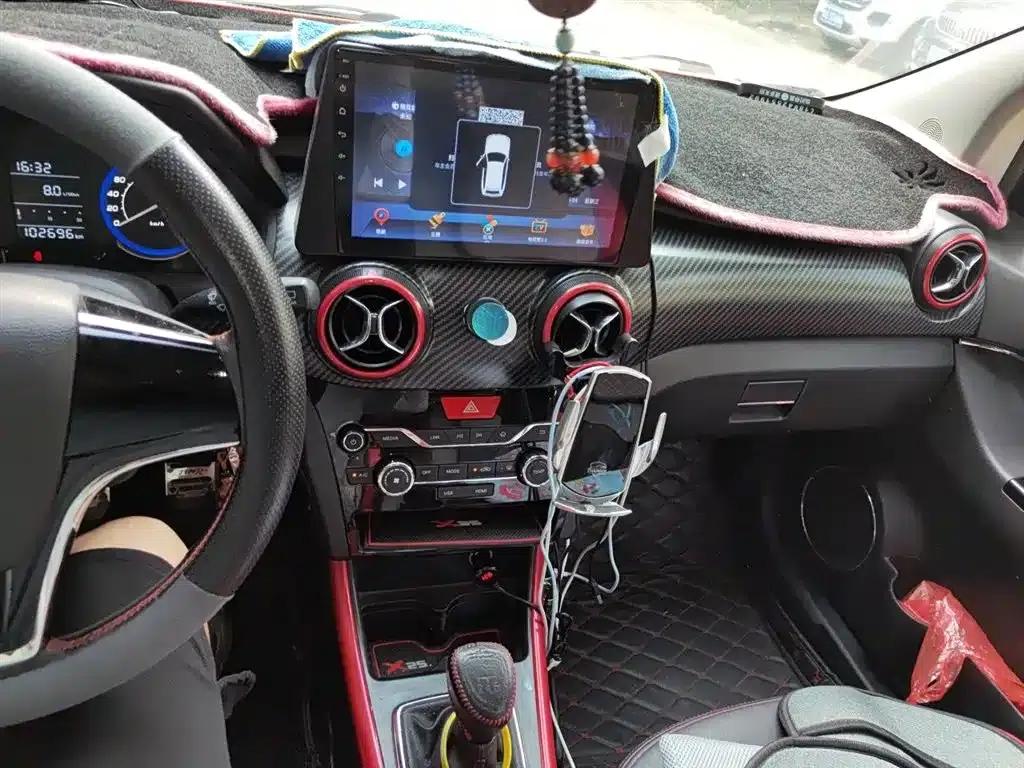 2015 Senova X25 1.5L Manual Comfort Model — миниатюра 14