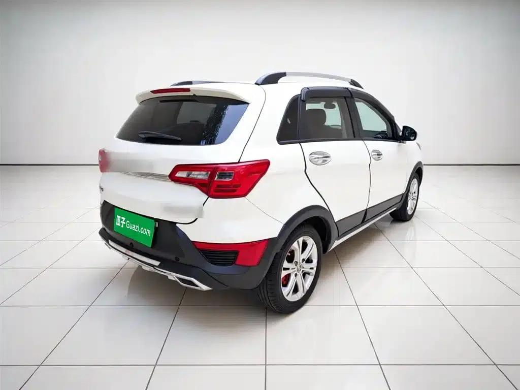 2015 Senova X25 1.5L Manual Comfort Model — миниатюра 6