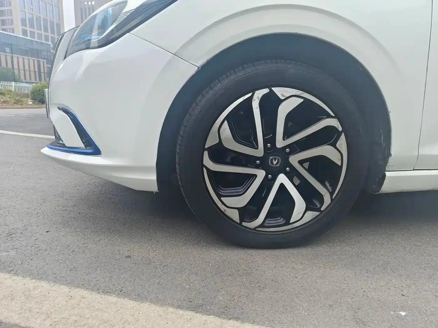 Changan Eado New Energy 2019 EV460 Smart Edition — миниатюра 9