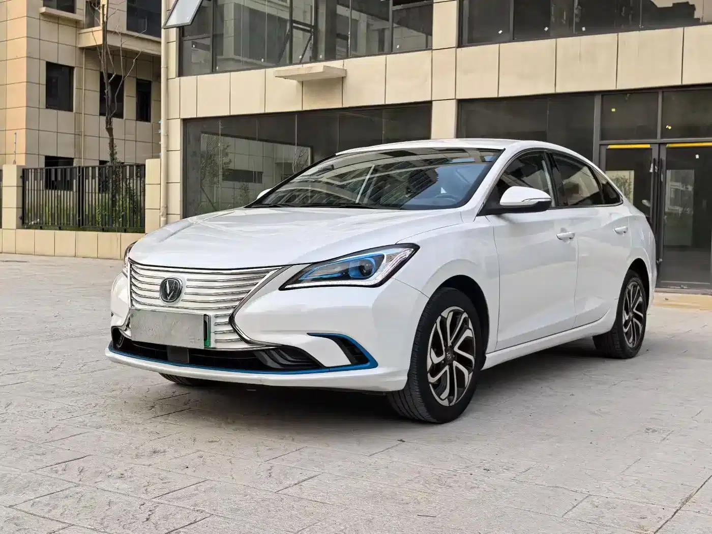 Changan Eado New Energy 2019 EV460 Shared Edition — миниатюра 1