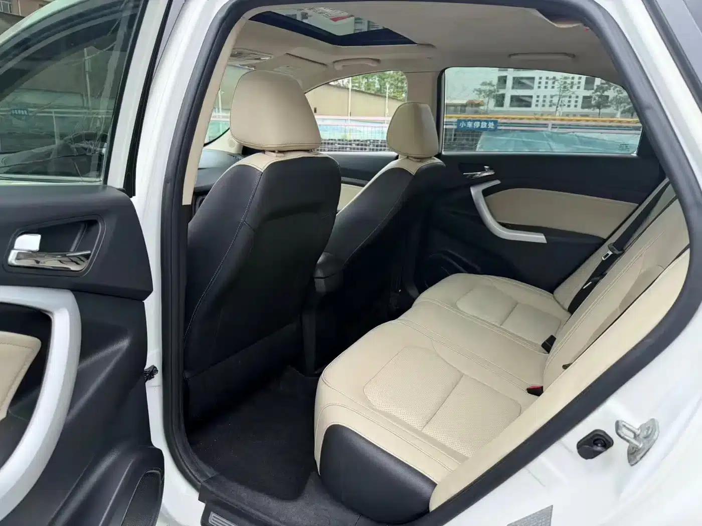 Yuexiang V7 2015 1.6L Manual Enjoyment Edition (National IV Emission Standard) — миниатюра 5