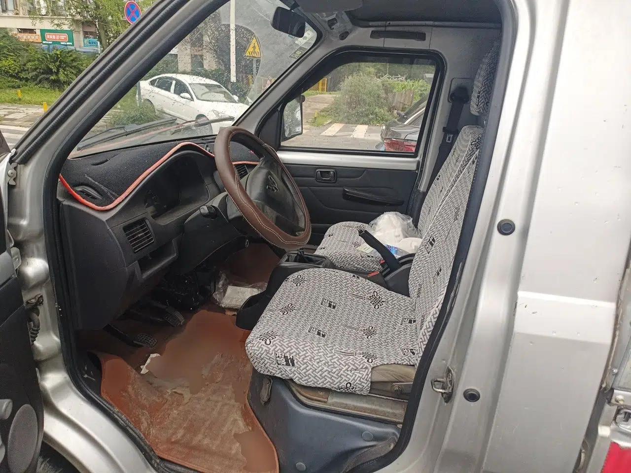 Wuling Rongguang Small Truck 2012 1.5L Single-Row Basic Version L3C — миниатюра 17