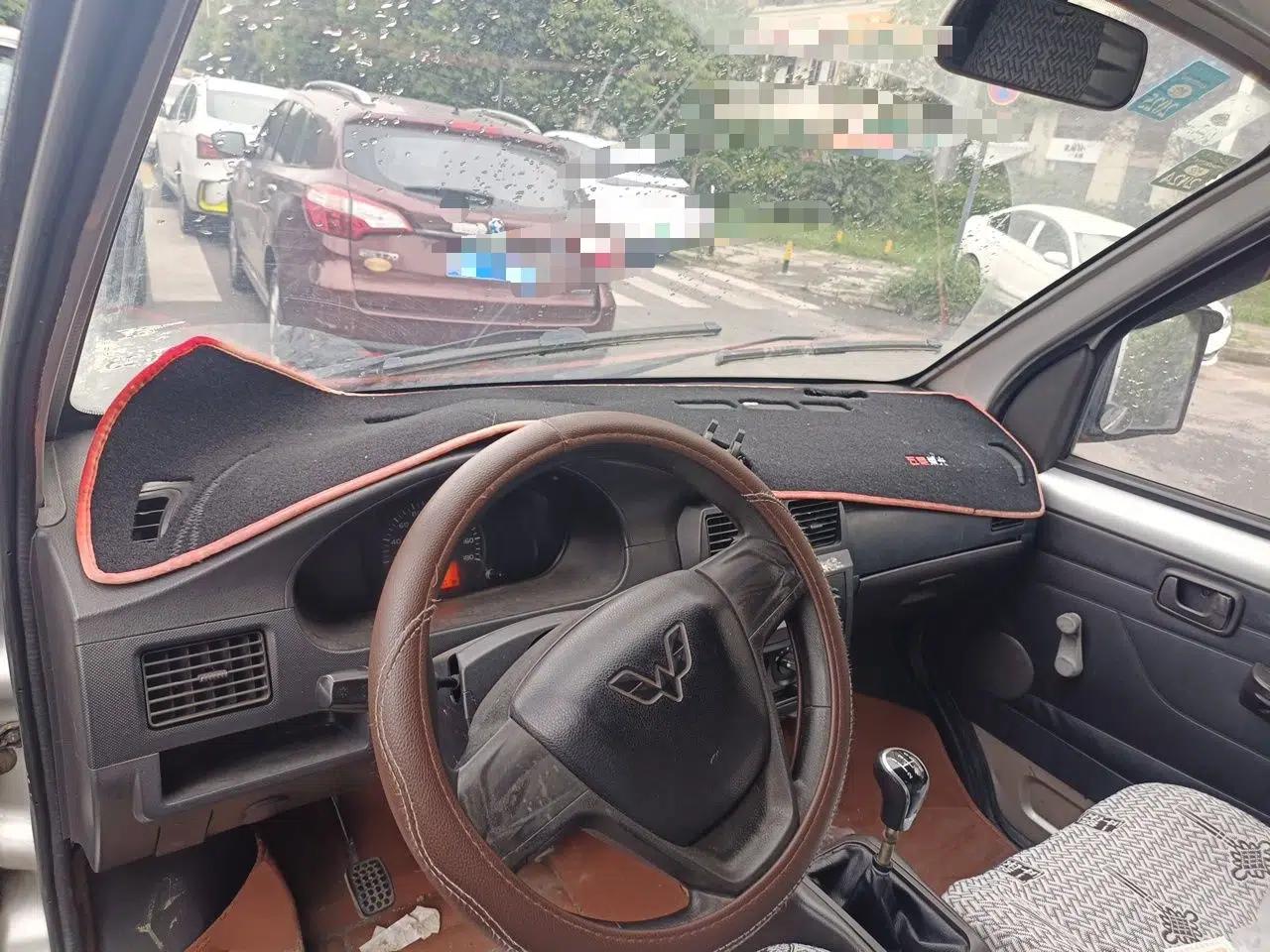 Wuling Rongguang Small Truck 2012 1.5L Single-Row Basic Version L3C — миниатюра 9