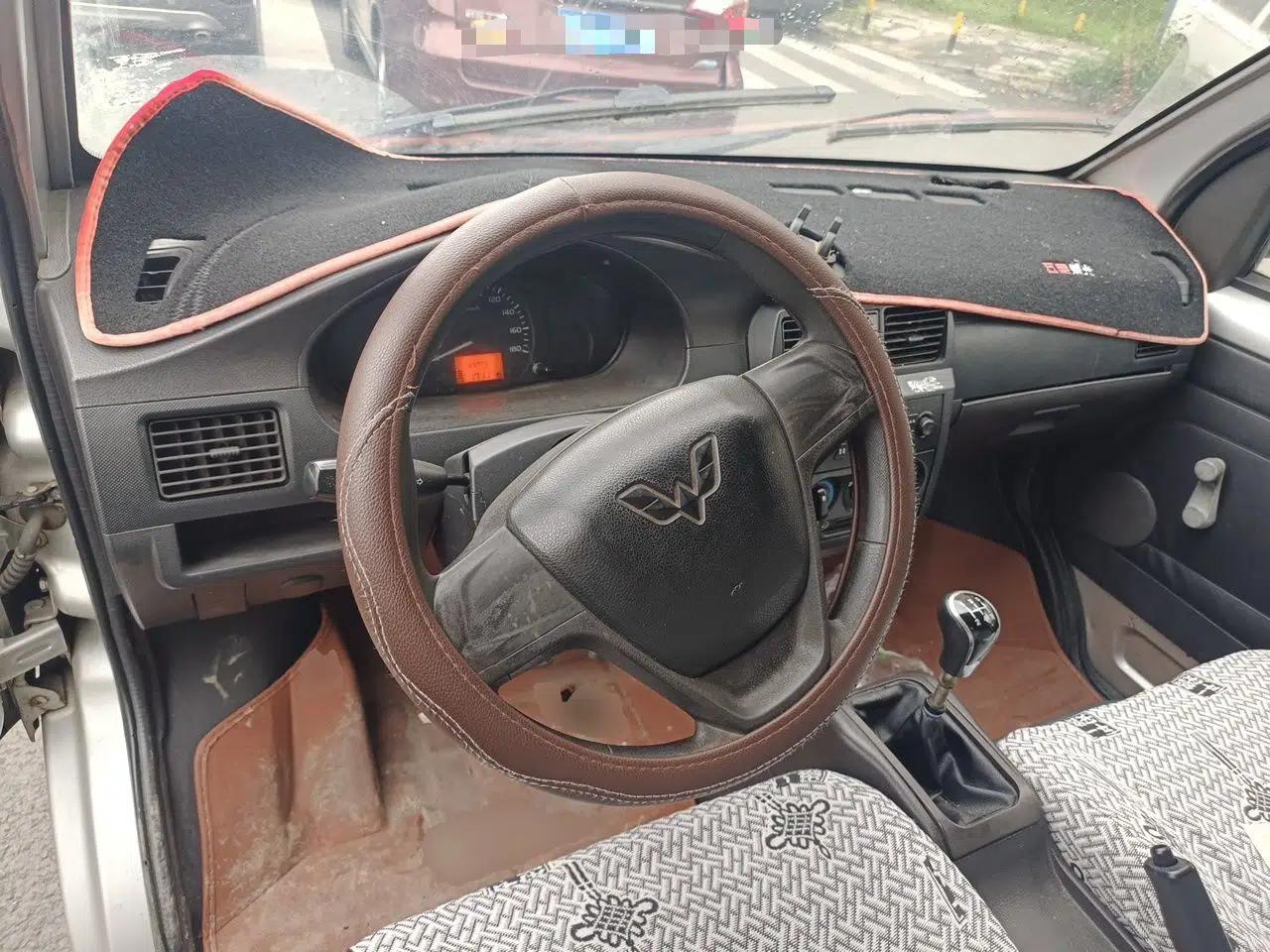 Wuling Rongguang Small Truck 2012 1.5L Single-Row Basic Version L3C — миниатюра 10