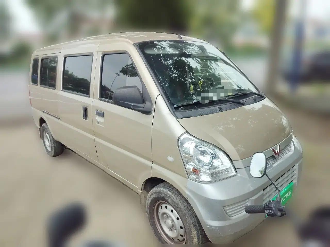 Wuling Rongguang EV 2020 Basic Version 7-Seater 300 km — миниатюра 3